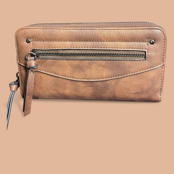 LOW START NWOT LARGE BROWN WALLET WRISTLET - Picture 1 of 4